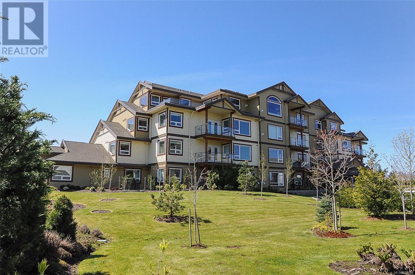 618 3666 Royal Vista Way, Courtenay real estate listing 989648