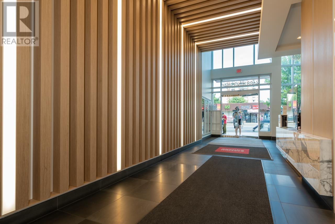 3802 4688 KINGSWAY, Burnaby