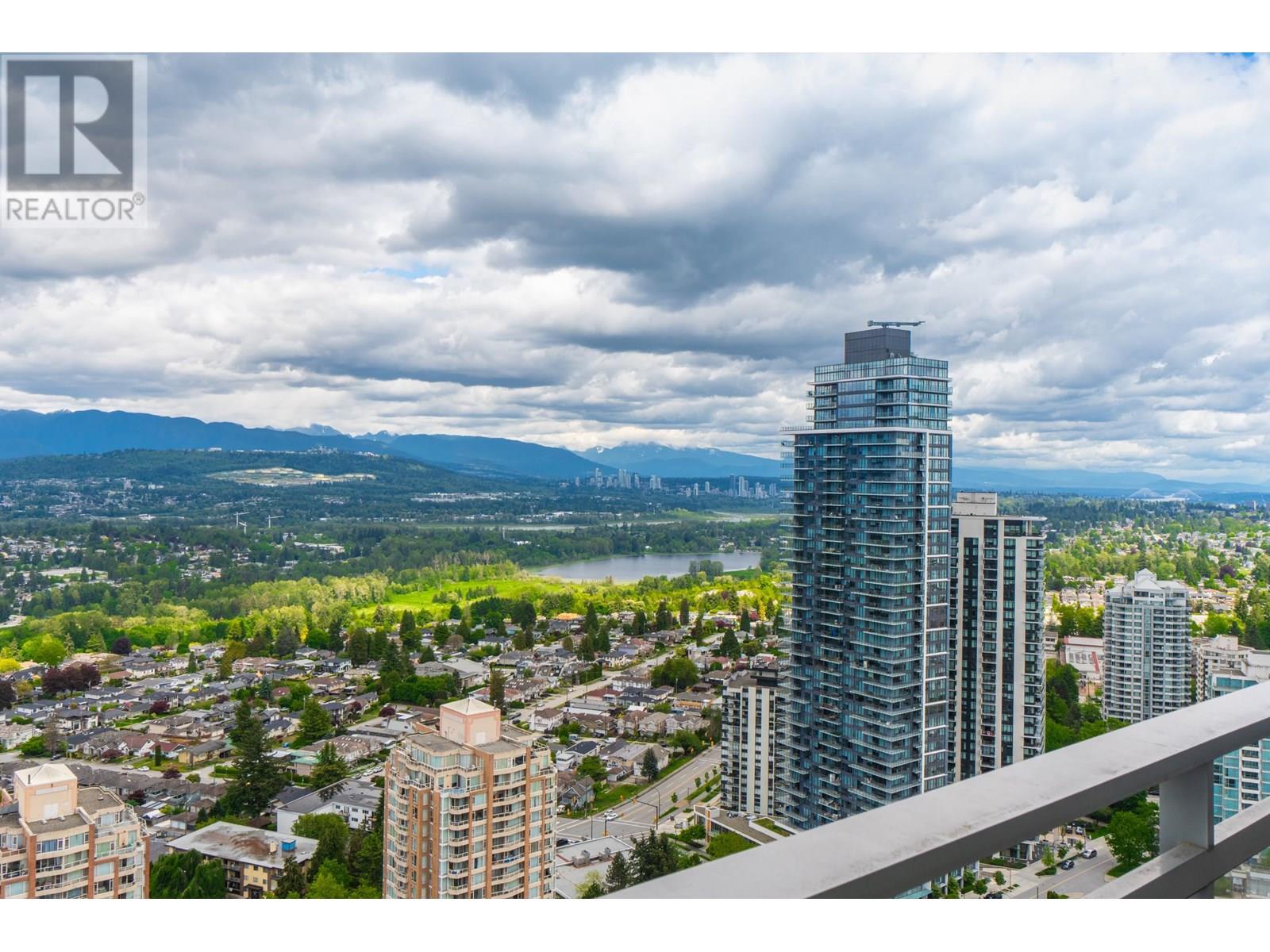 3802 4688 KINGSWAY, Burnaby