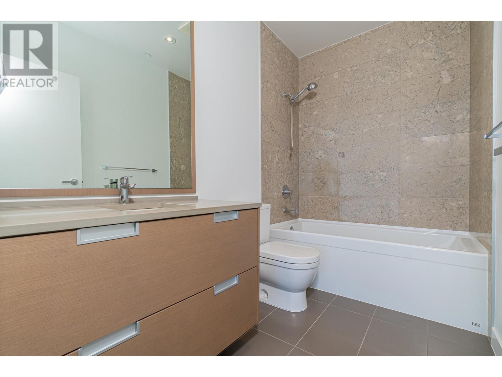 3802 4688 KINGSWAY, Burnaby