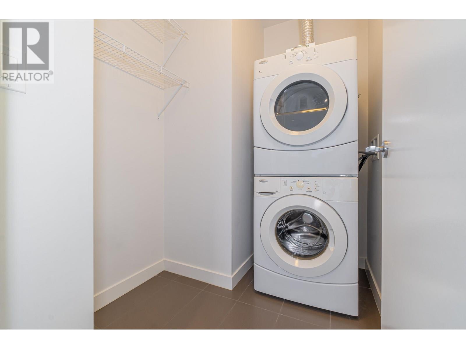 3802 4688 KINGSWAY, Burnaby