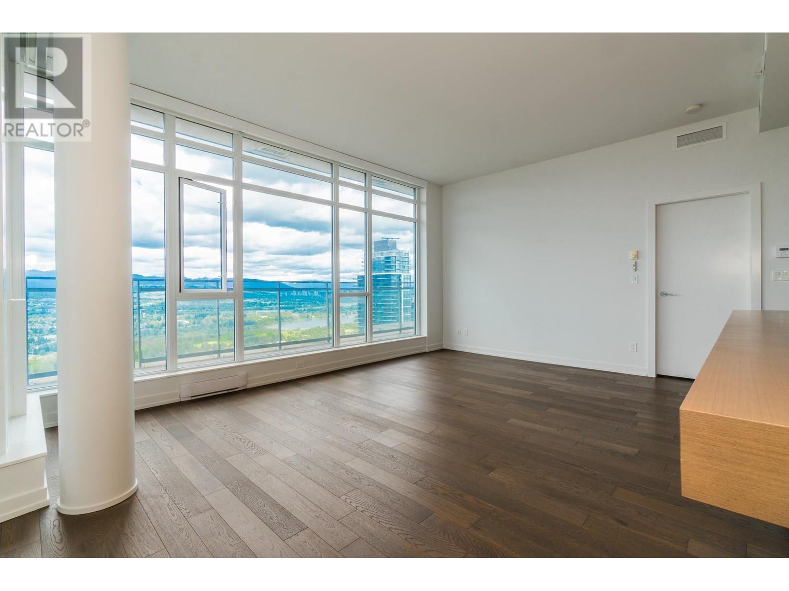 3802 4688 KINGSWAY, Burnaby