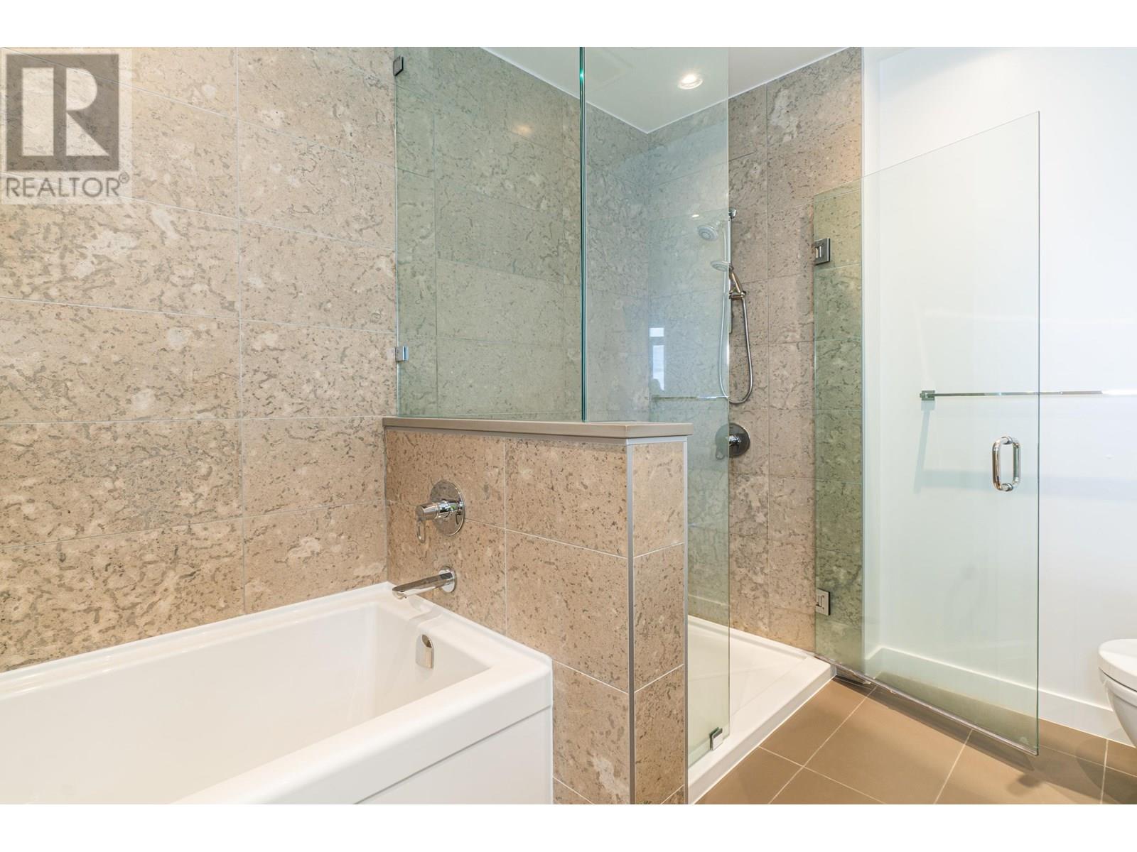 3802 4688 KINGSWAY, Burnaby