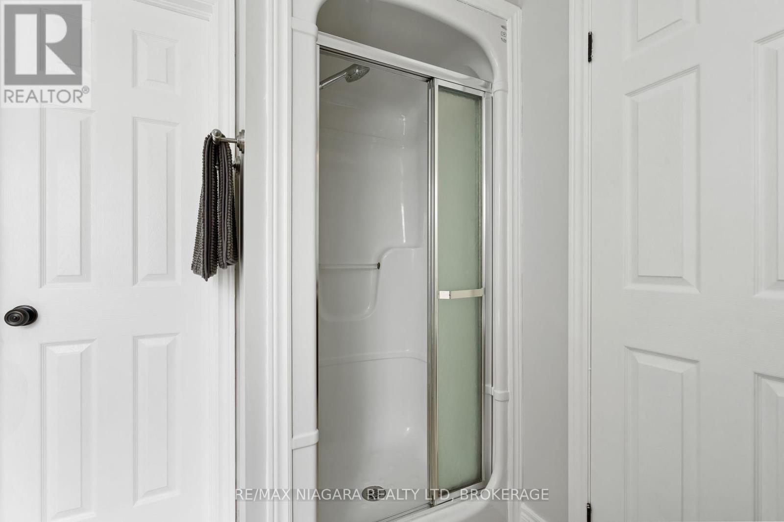 Photo 26 of 426 Barrington Court, Fort Erie ON