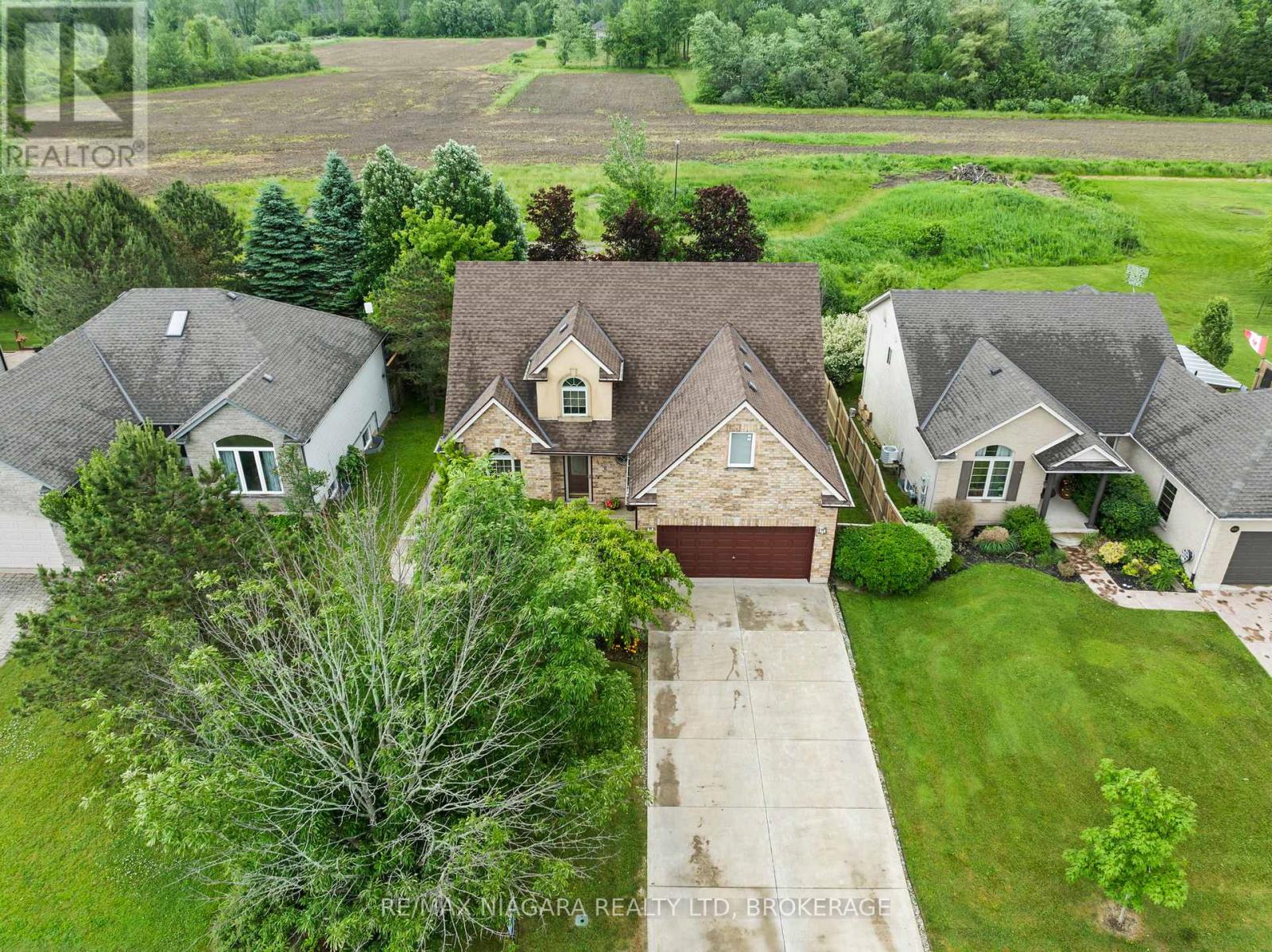 Photo 13 of 426 Barrington Court, Fort Erie ON