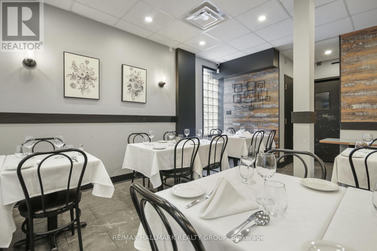 Photo 10 of 641 Somerset Street W, Ottawa ON