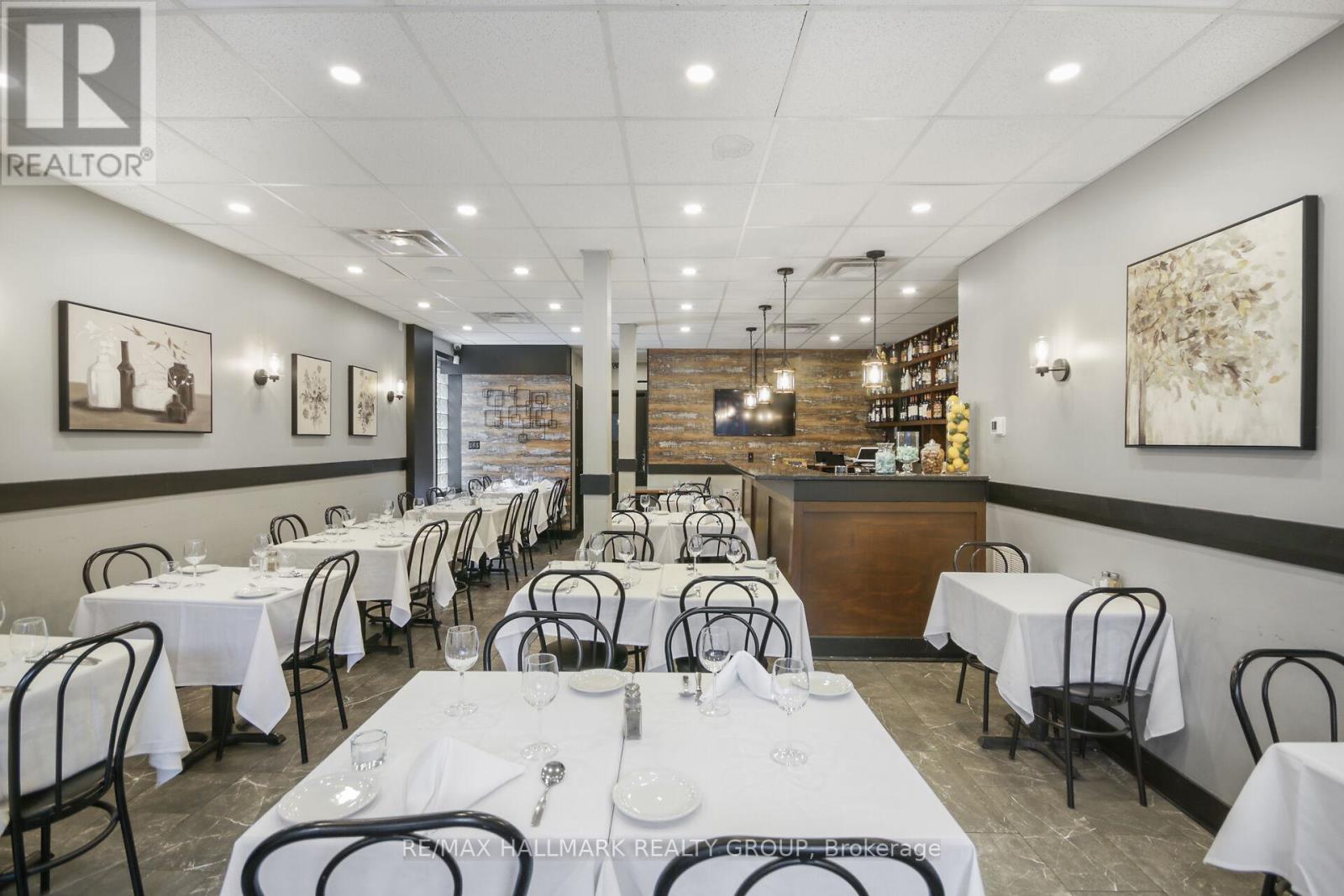 Photo 22 of 641 Somerset Street W, Ottawa ON