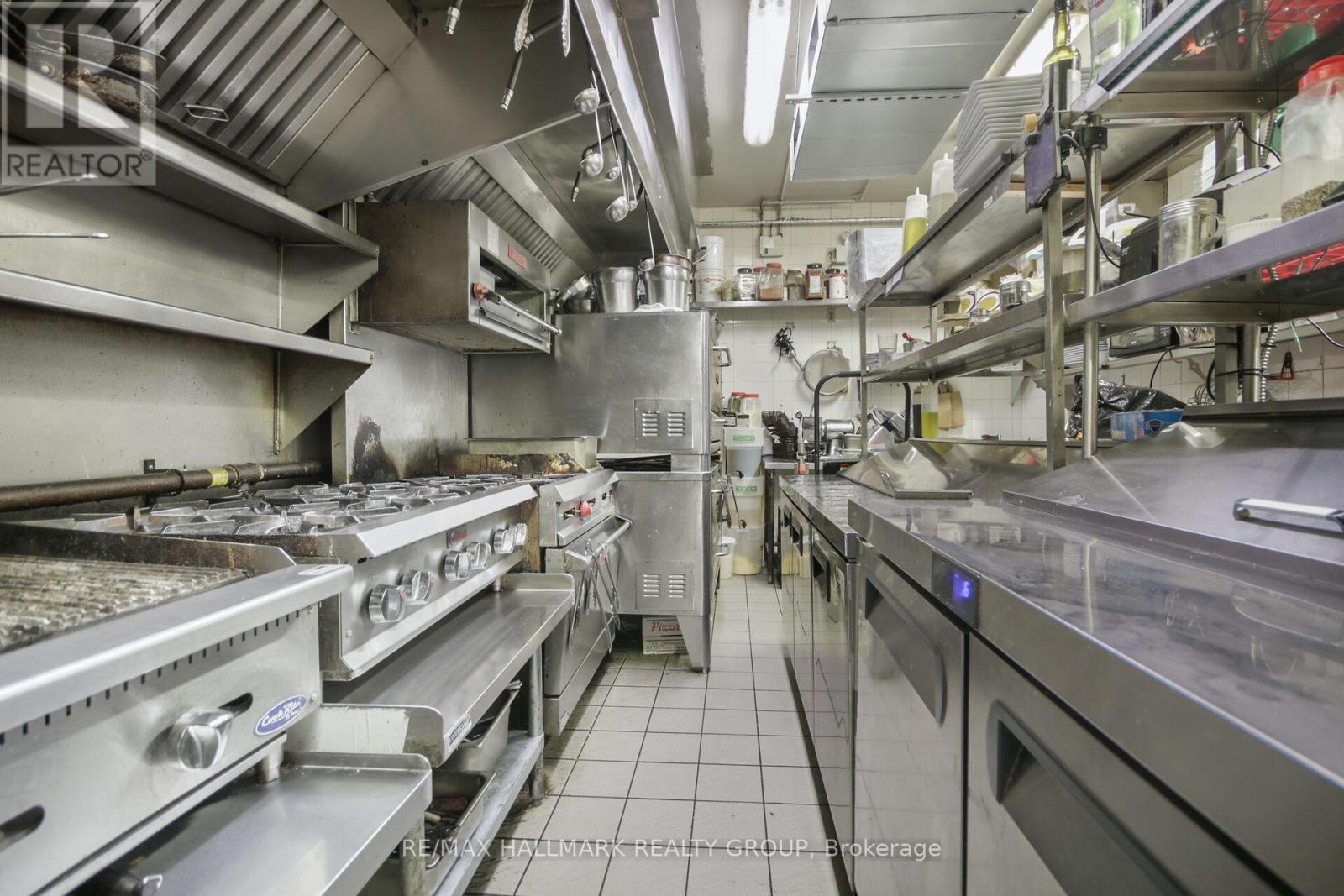 Photo 13 of 641 Somerset Street W, Ottawa ON