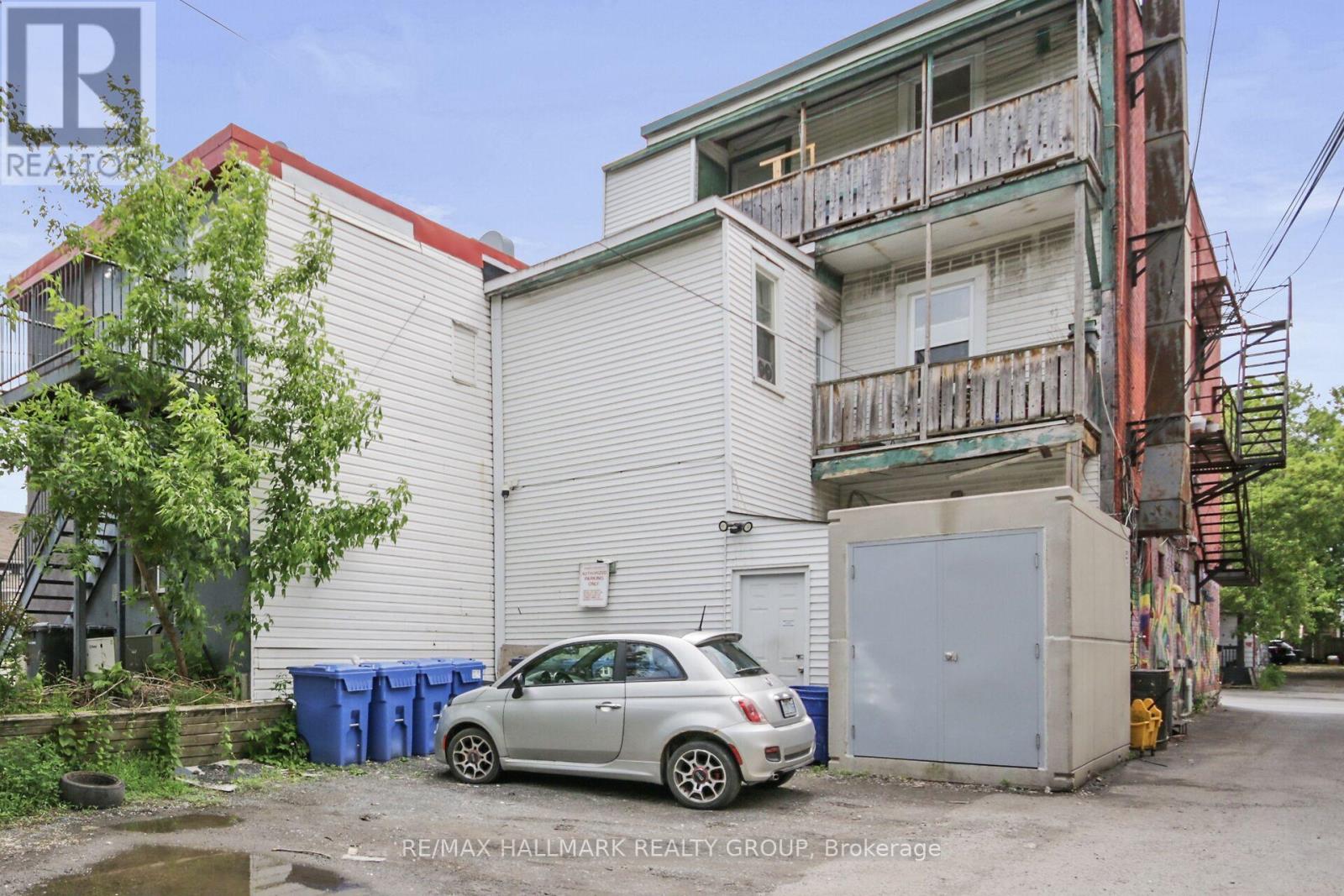 Photo 27 of 641 Somerset Street W, Ottawa ON