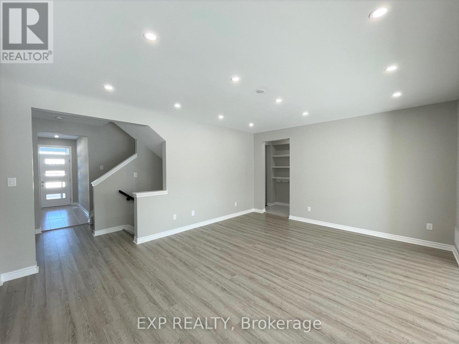 Photo 10 of 912 Rubicon Place, Ottawa ON
