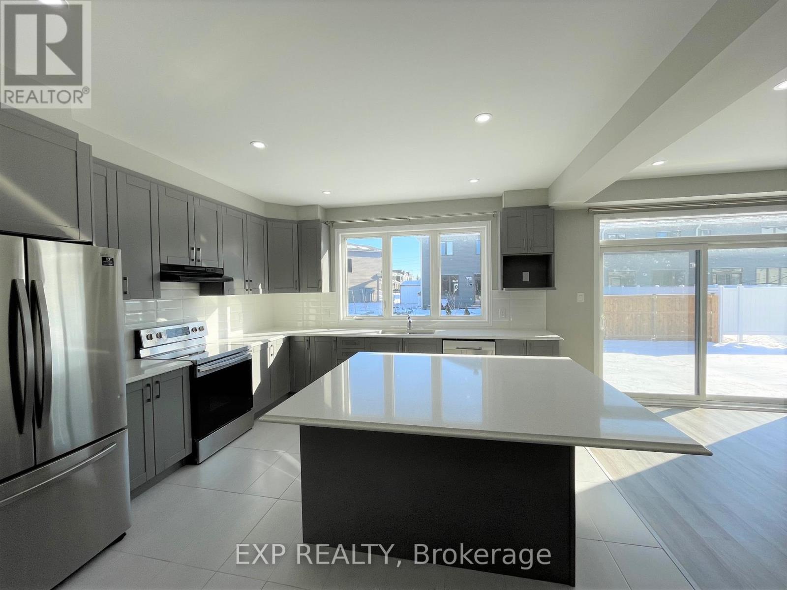 Photo 16 of 912 Rubicon Place, Ottawa ON