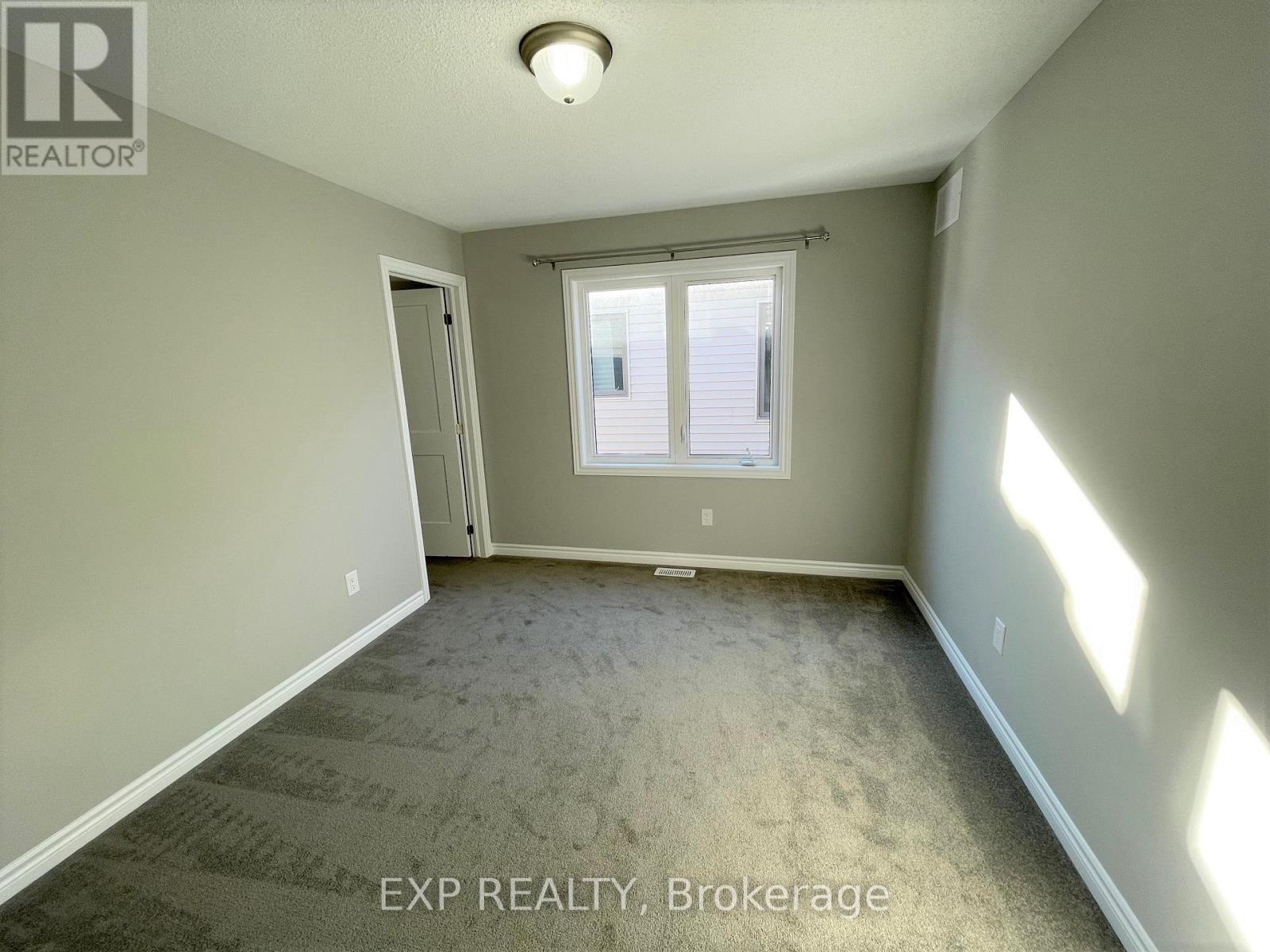 Photo 33 of 912 Rubicon Place, Ottawa ON