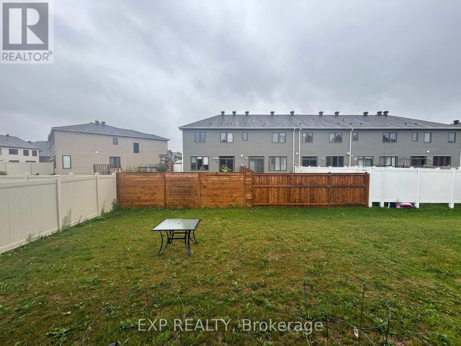 Photo 37 of 912 Rubicon Place, Ottawa ON