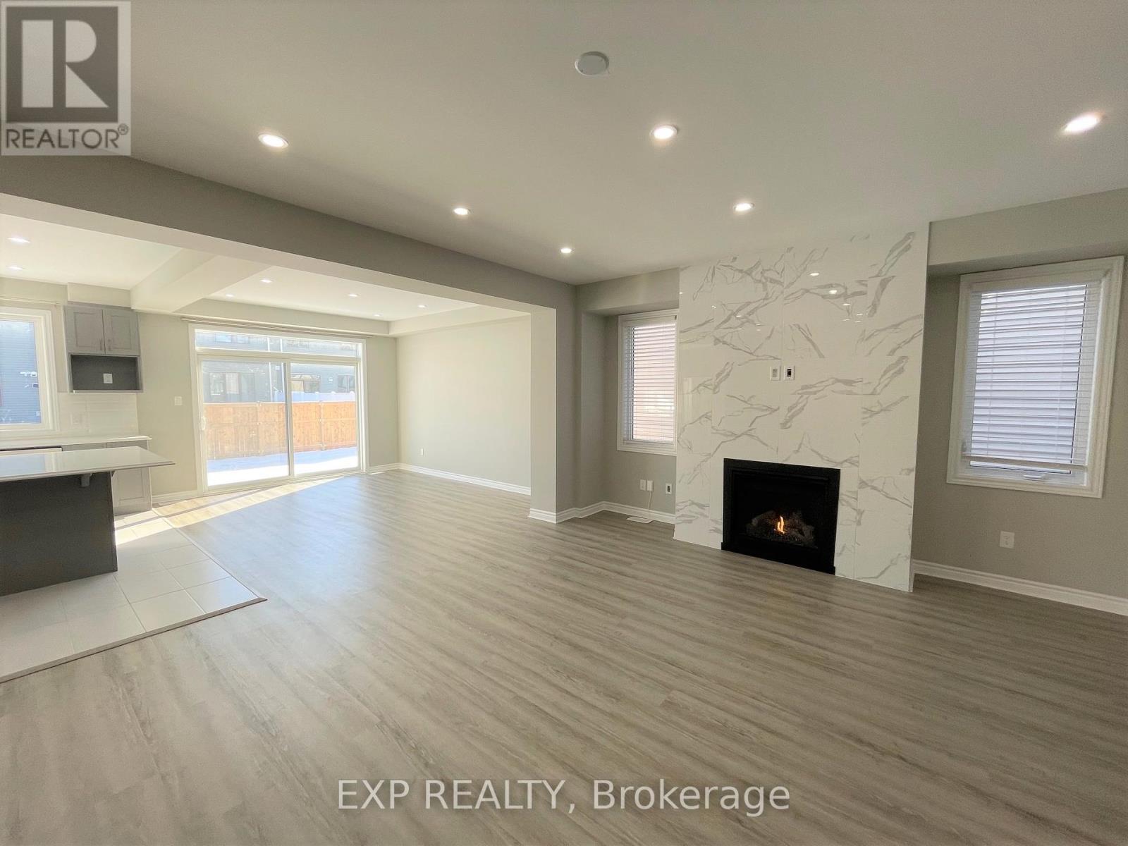 Photo 8 of 912 Rubicon Place, Ottawa ON