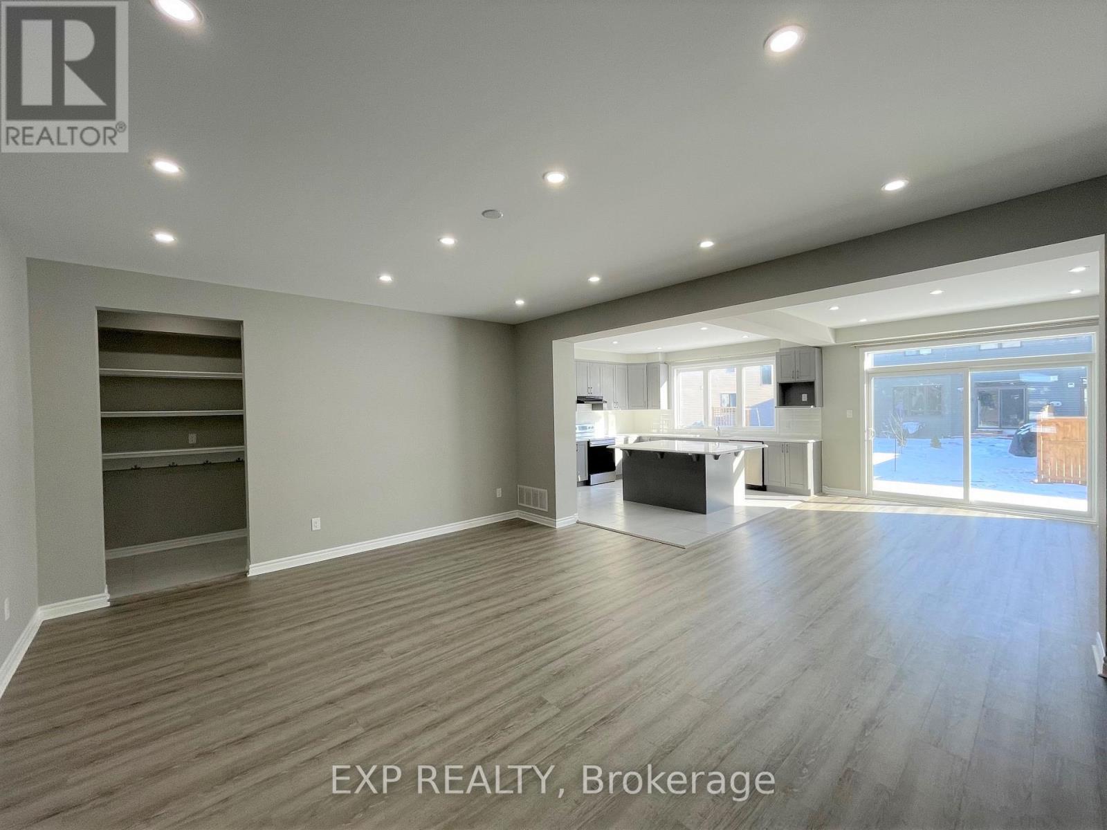 Photo 9 of 912 Rubicon Place, Ottawa ON