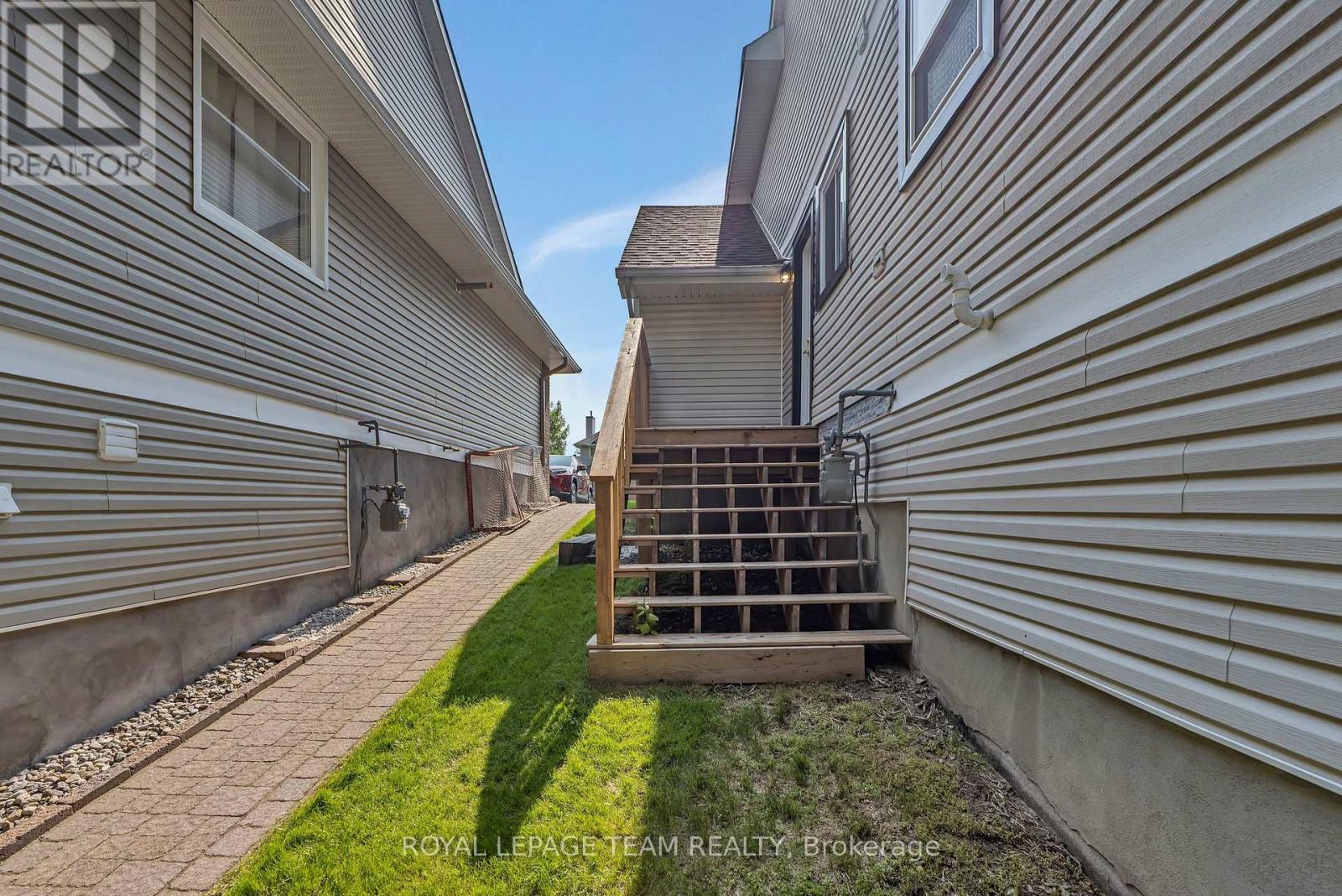 Photo 29 of 2207 Nature Trail Crescent, Ottawa ON