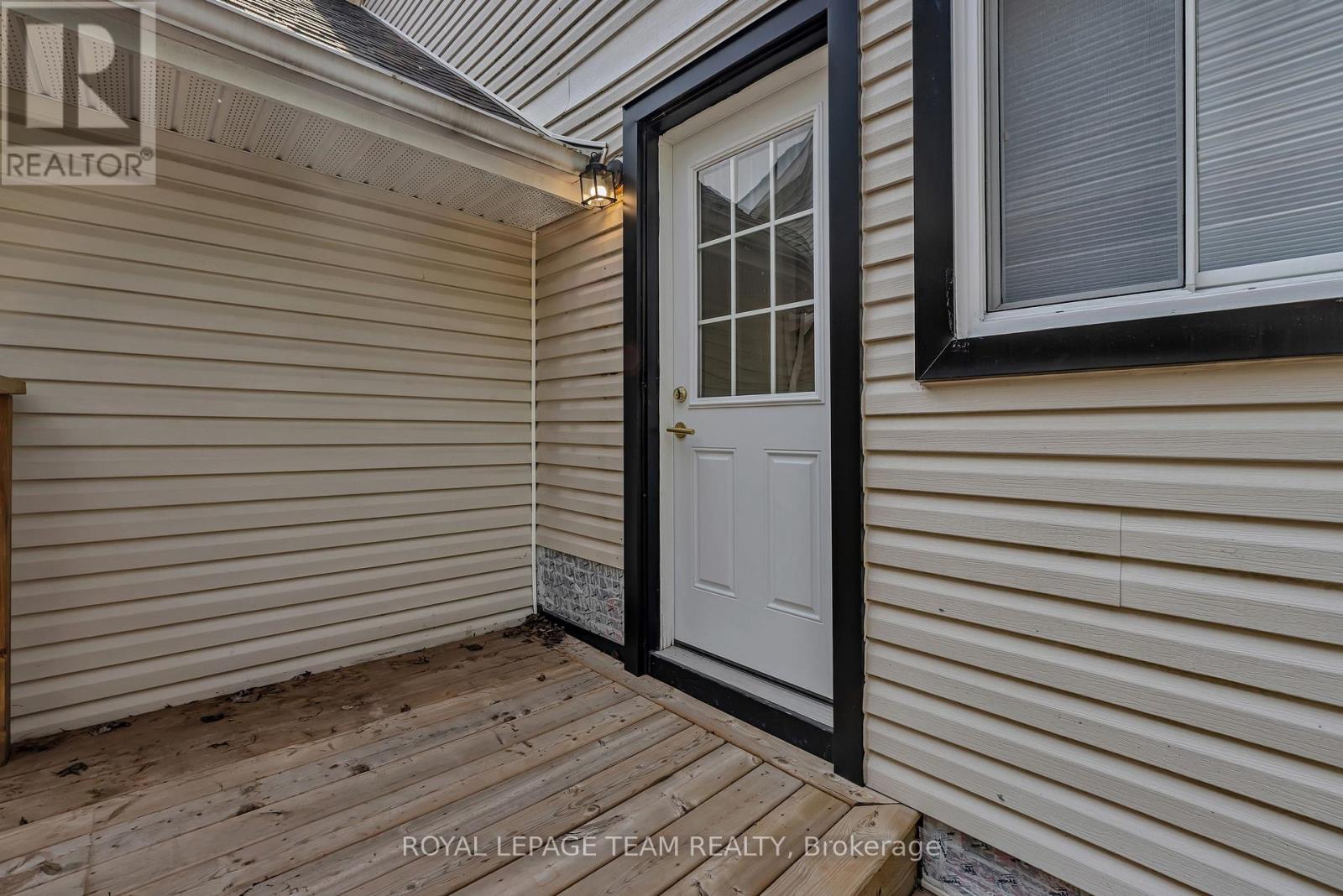 Photo 6 of 2207 Nature Trail Crescent, Ottawa ON