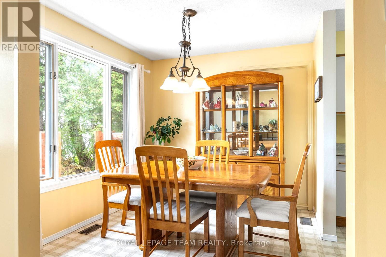 Photo 13 of 2733 Rideau Glen Lane, North Grenville ON