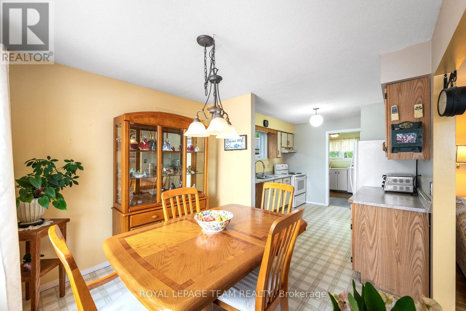 Photo 2 of 2733 Rideau Glen Lane, North Grenville ON