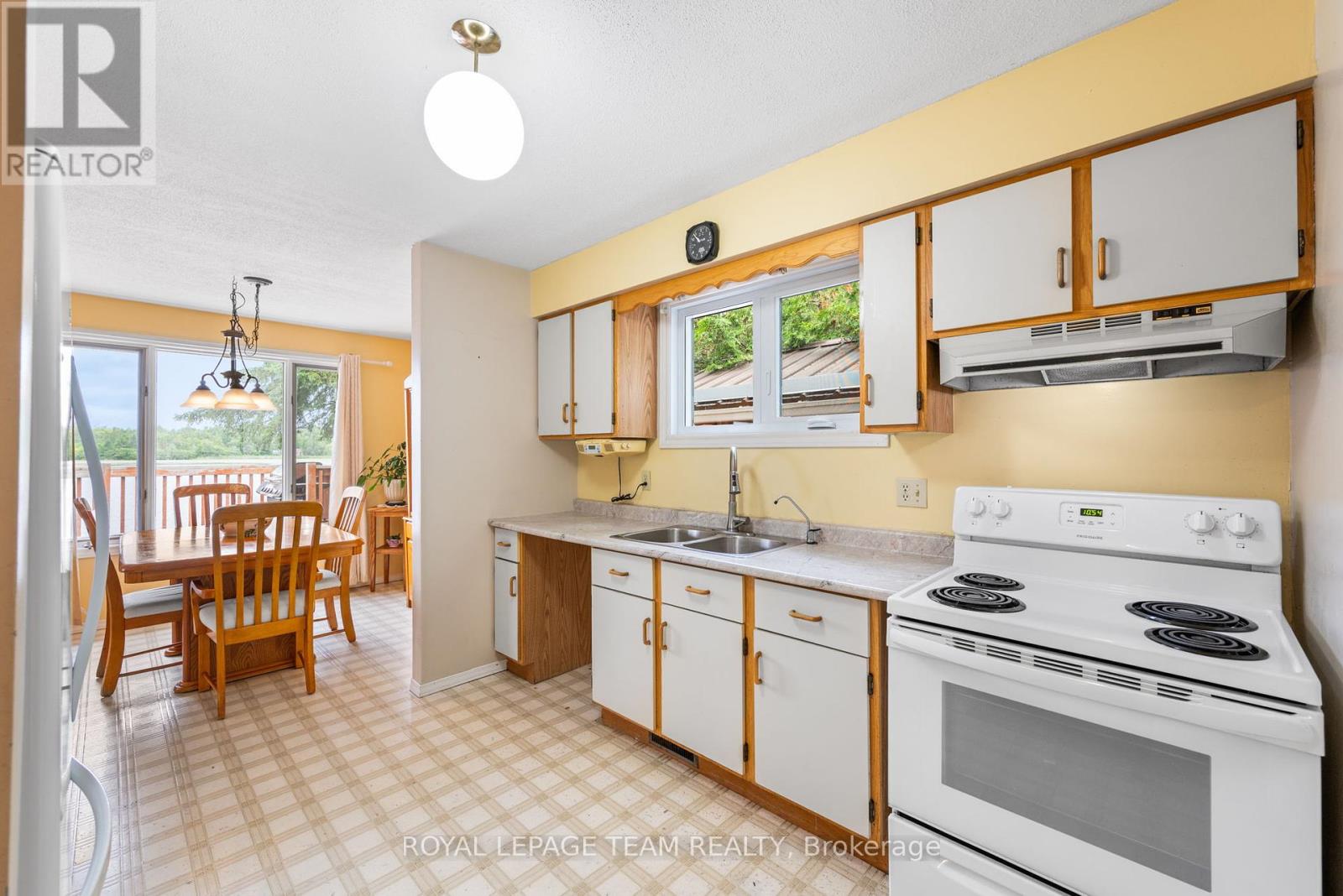 Photo 15 of 2733 Rideau Glen Lane, North Grenville ON