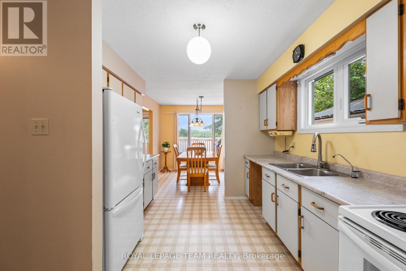 Photo 12 of 2733 Rideau Glen Lane, North Grenville ON