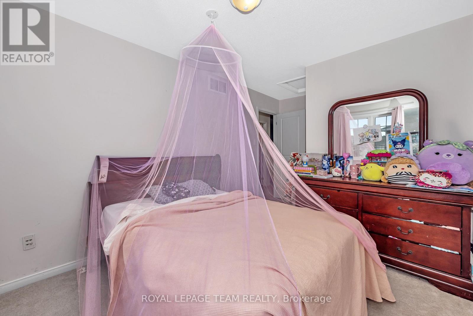Photo 9 of 625 Pepperville Crescent, Ottawa ON