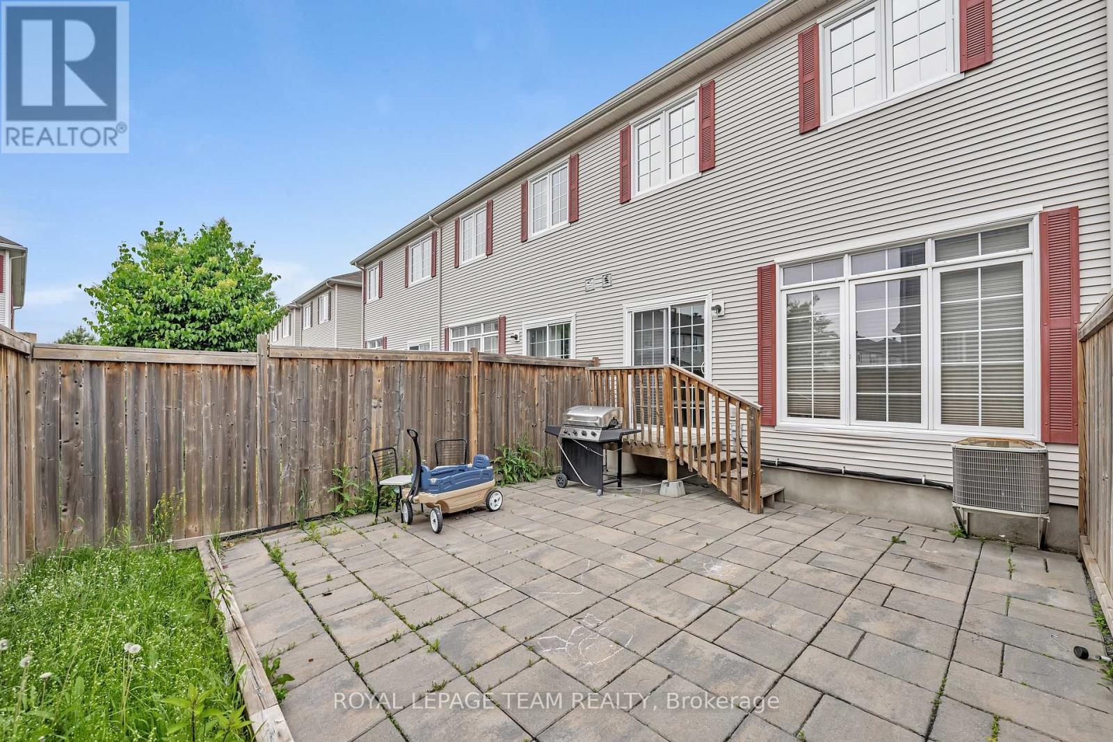 Photo 13 of 625 Pepperville Crescent, Ottawa ON
