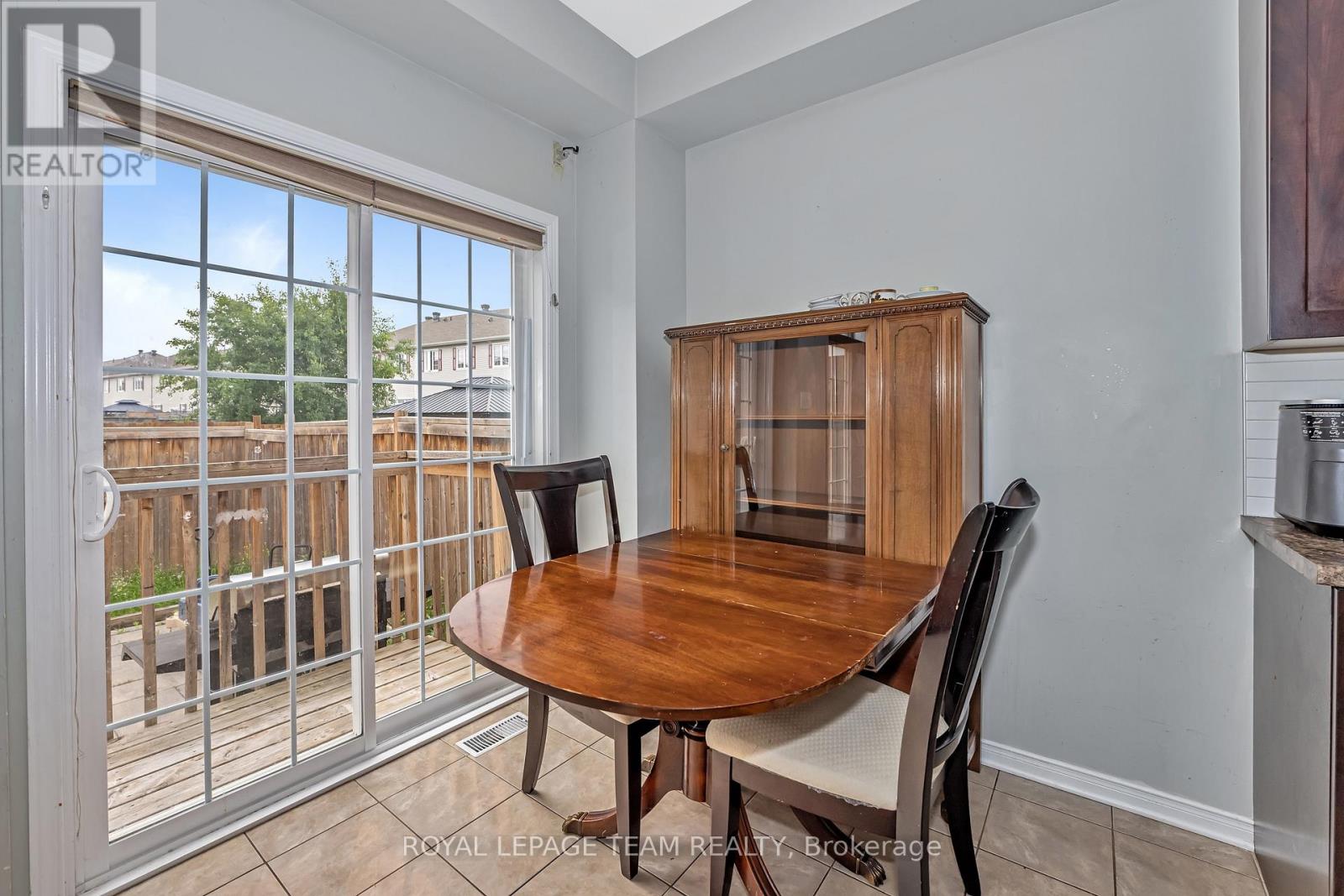 Photo 16 of 625 Pepperville Crescent, Ottawa ON