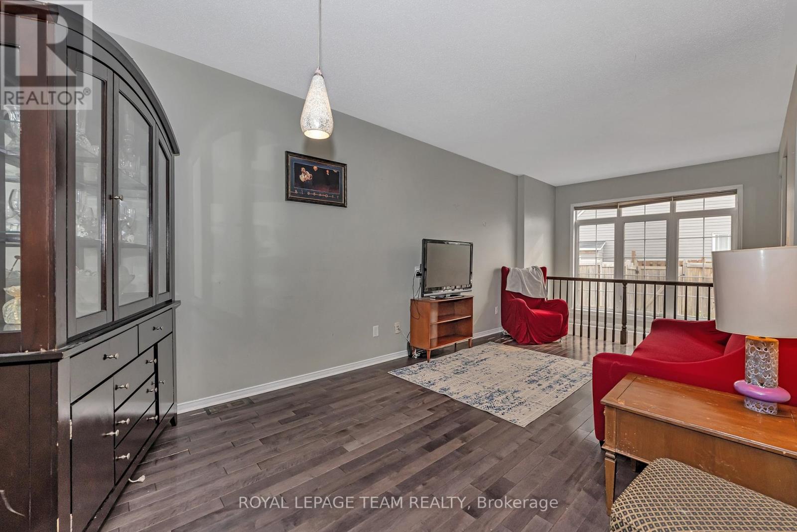 Photo 11 of 625 Pepperville Crescent, Ottawa ON