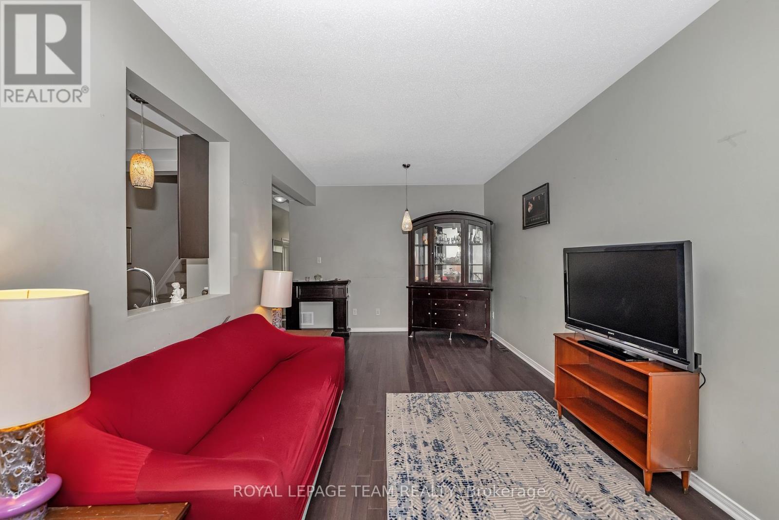 Photo 3 of 625 Pepperville Crescent, Ottawa ON