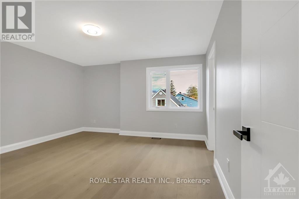 Photo 15 of 78 Rossland Avenue, Ottawa ON