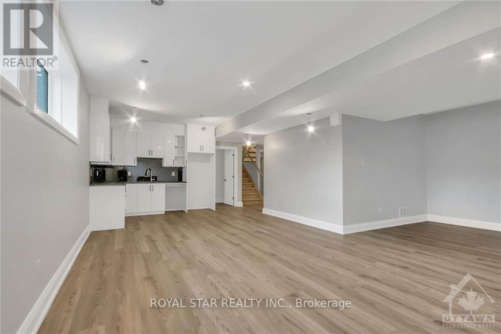 Photo 24 of 78 Rossland Avenue, Ottawa ON