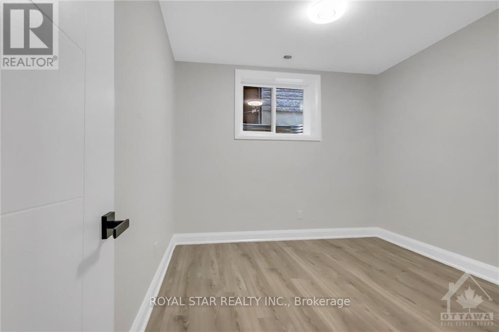 Photo 28 of 78 Rossland Avenue, Ottawa ON