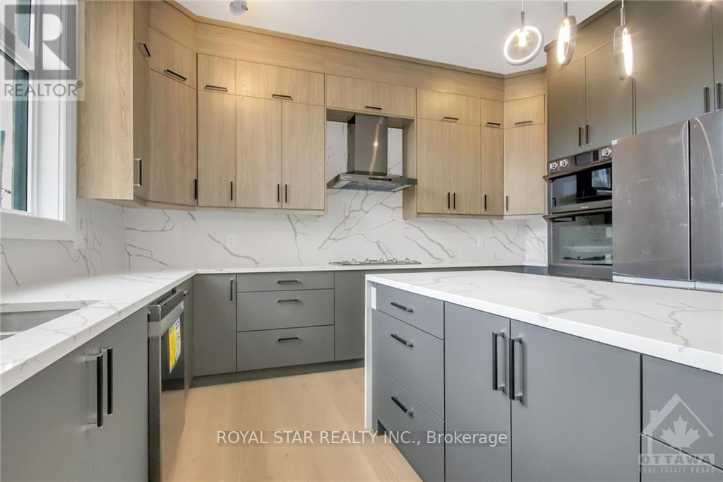 Photo 4 of 78 Rossland Avenue, Ottawa ON