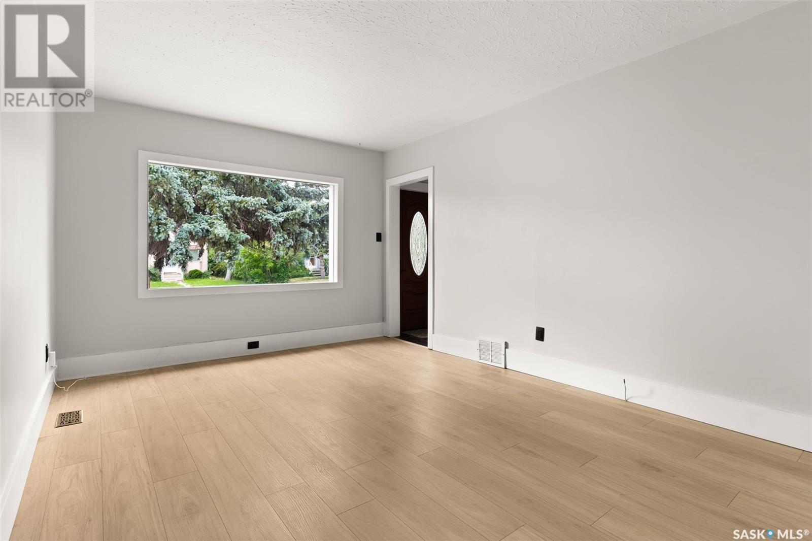 Photo 4 of 2622 Atkinson Street, Regina SK