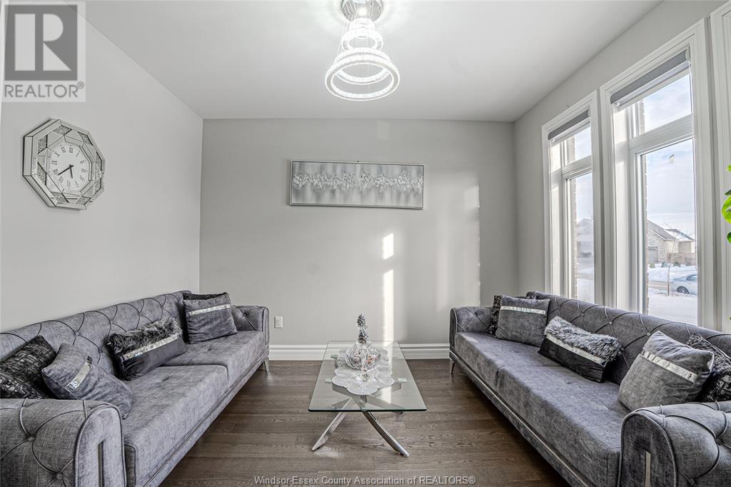 Photo 5 of 889 Lakewood, Lakeshore ON