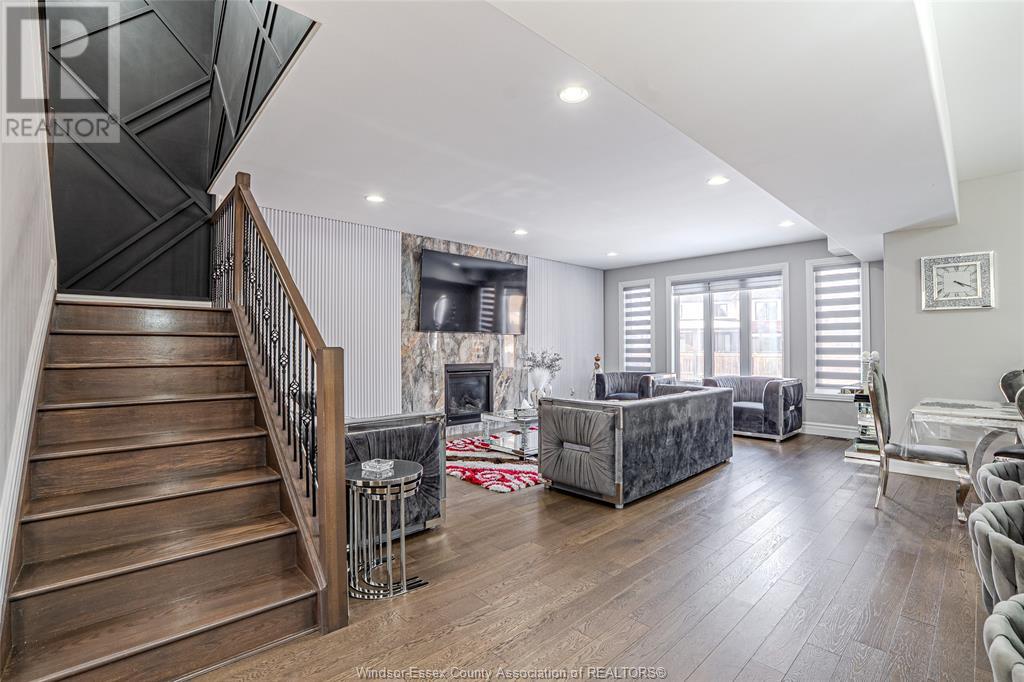 Photo 6 of 889 Lakewood, Lakeshore ON