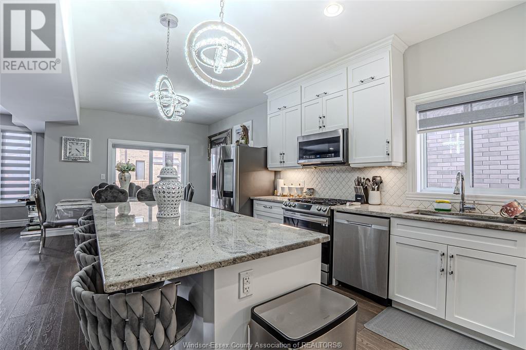 Photo 10 of 889 Lakewood, Lakeshore ON