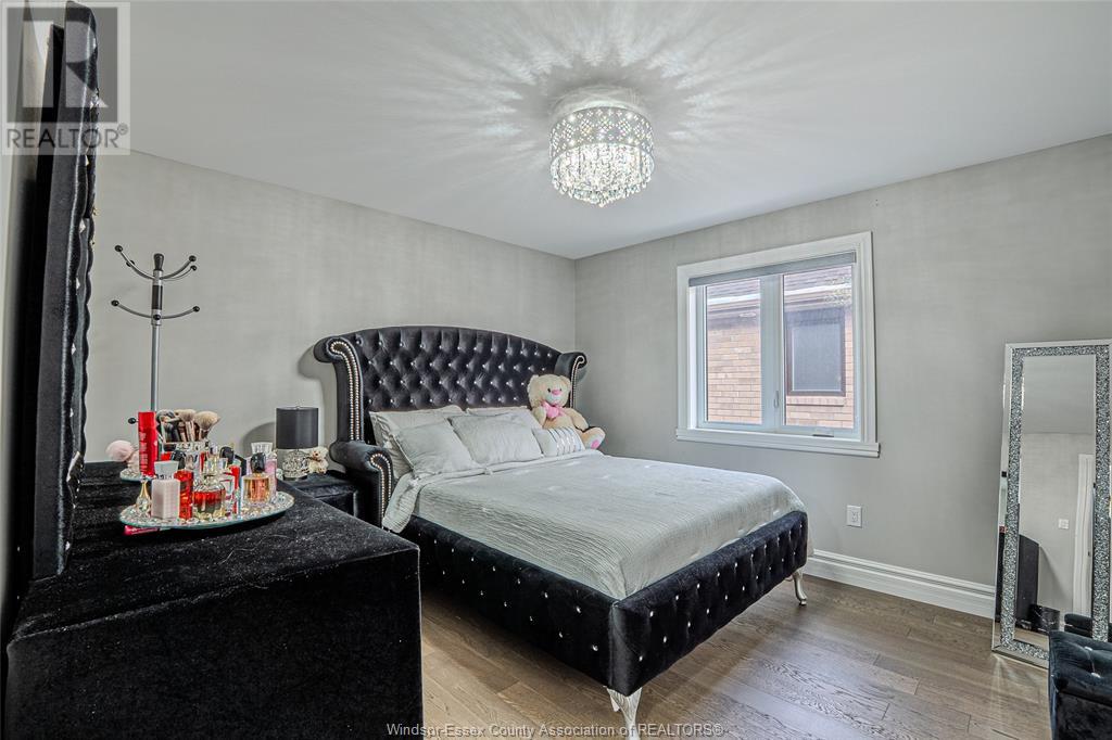Photo 26 of 889 Lakewood, Lakeshore ON