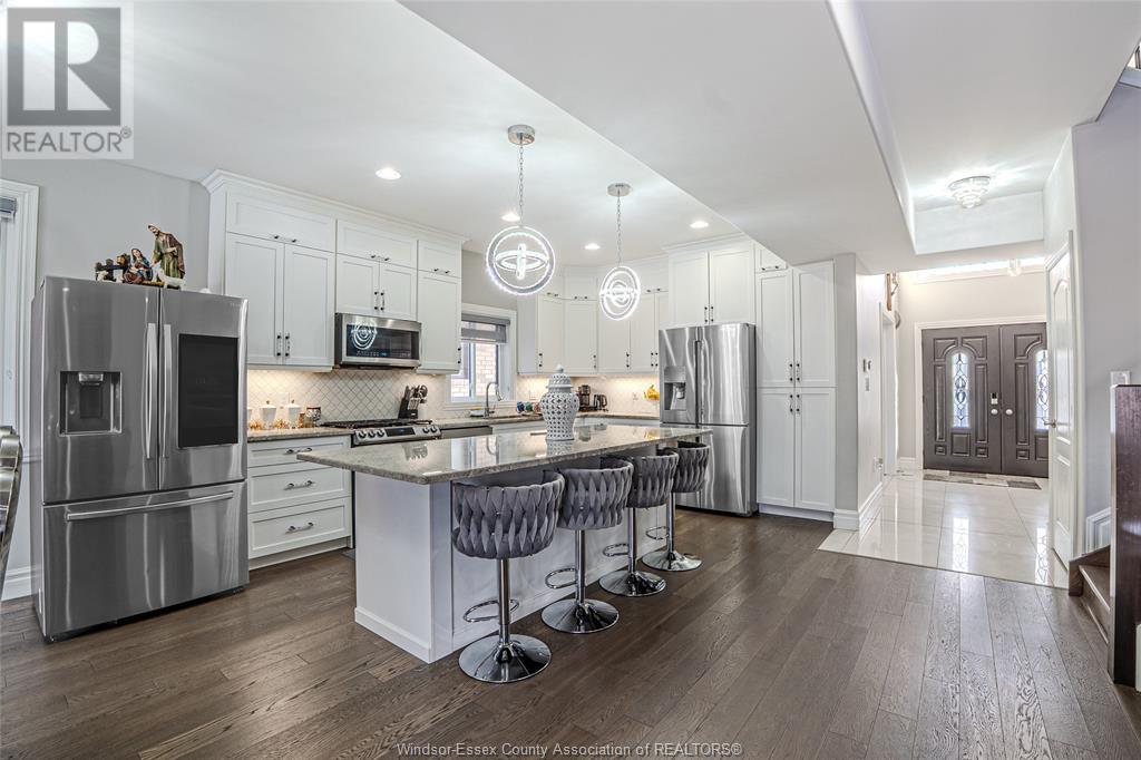 Photo 9 of 889 Lakewood, Lakeshore ON