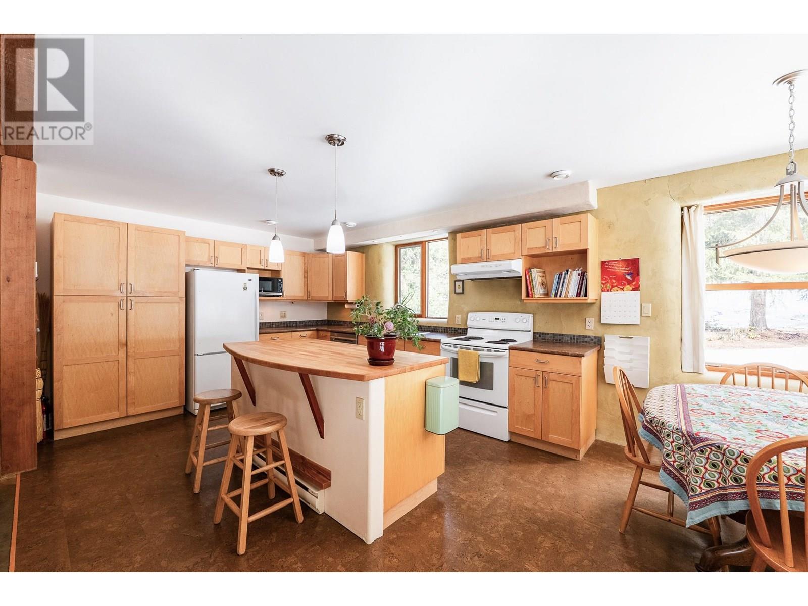 Photo 16 of 4226 Shasheen Road, Nelson BC