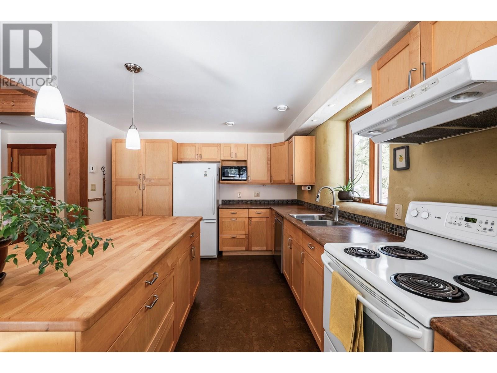 Photo 57 of 4226 Shasheen Road, Nelson BC