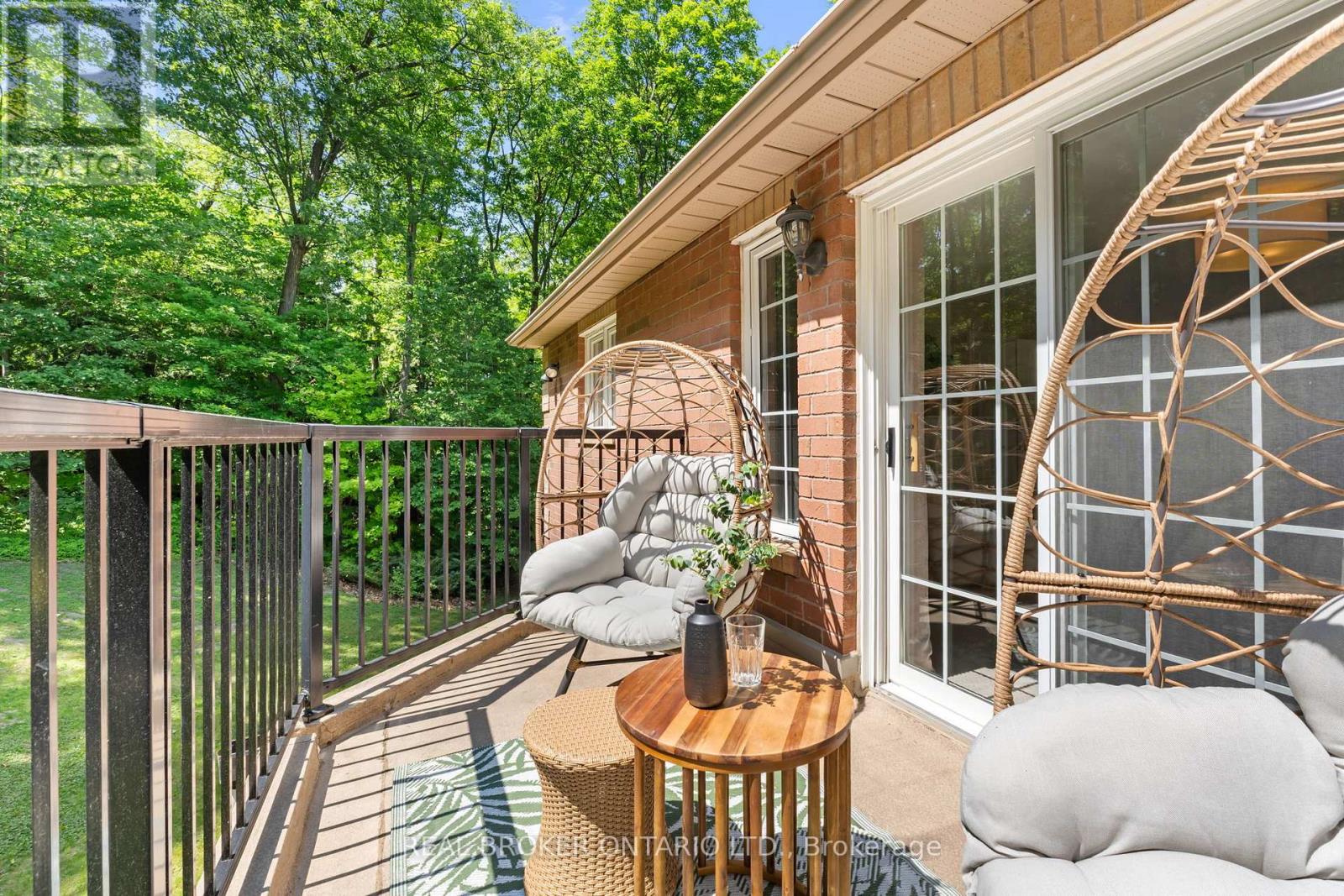 Photo 27 of 8 Oakview Place, Uxbridge ON