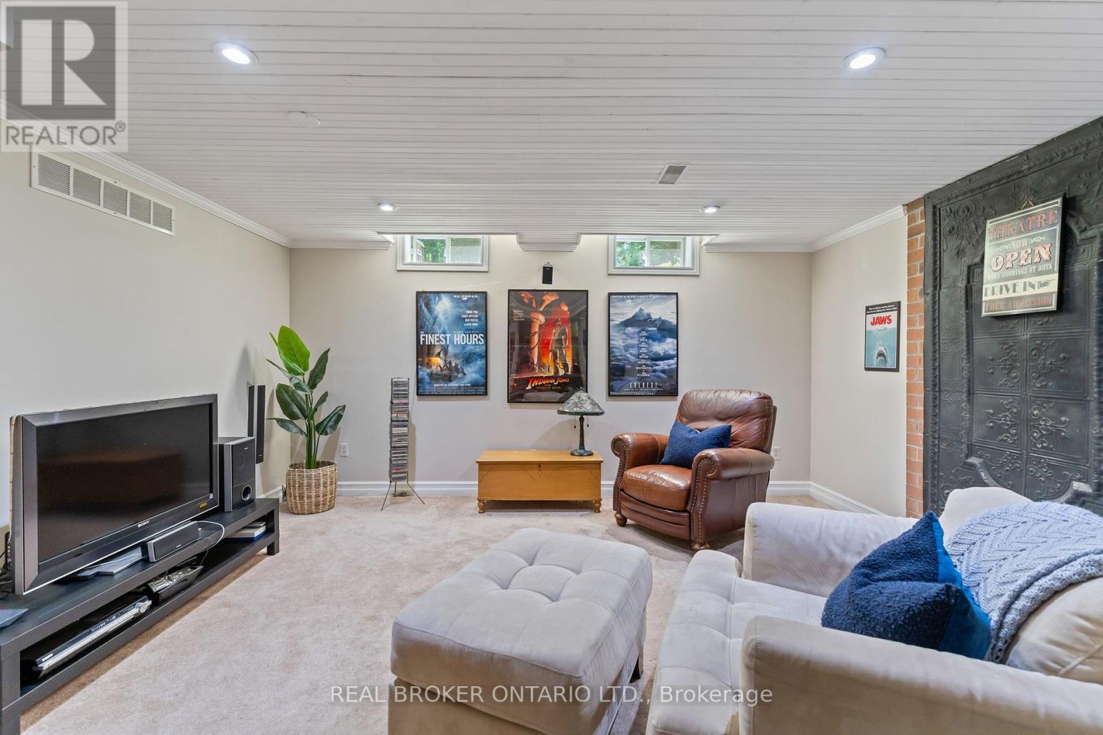 Photo 38 of 8 Oakview Place, Uxbridge ON