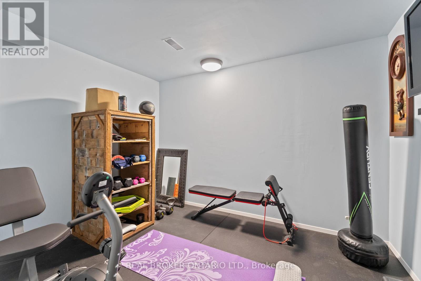 Photo 39 of 8 Oakview Place, Uxbridge ON