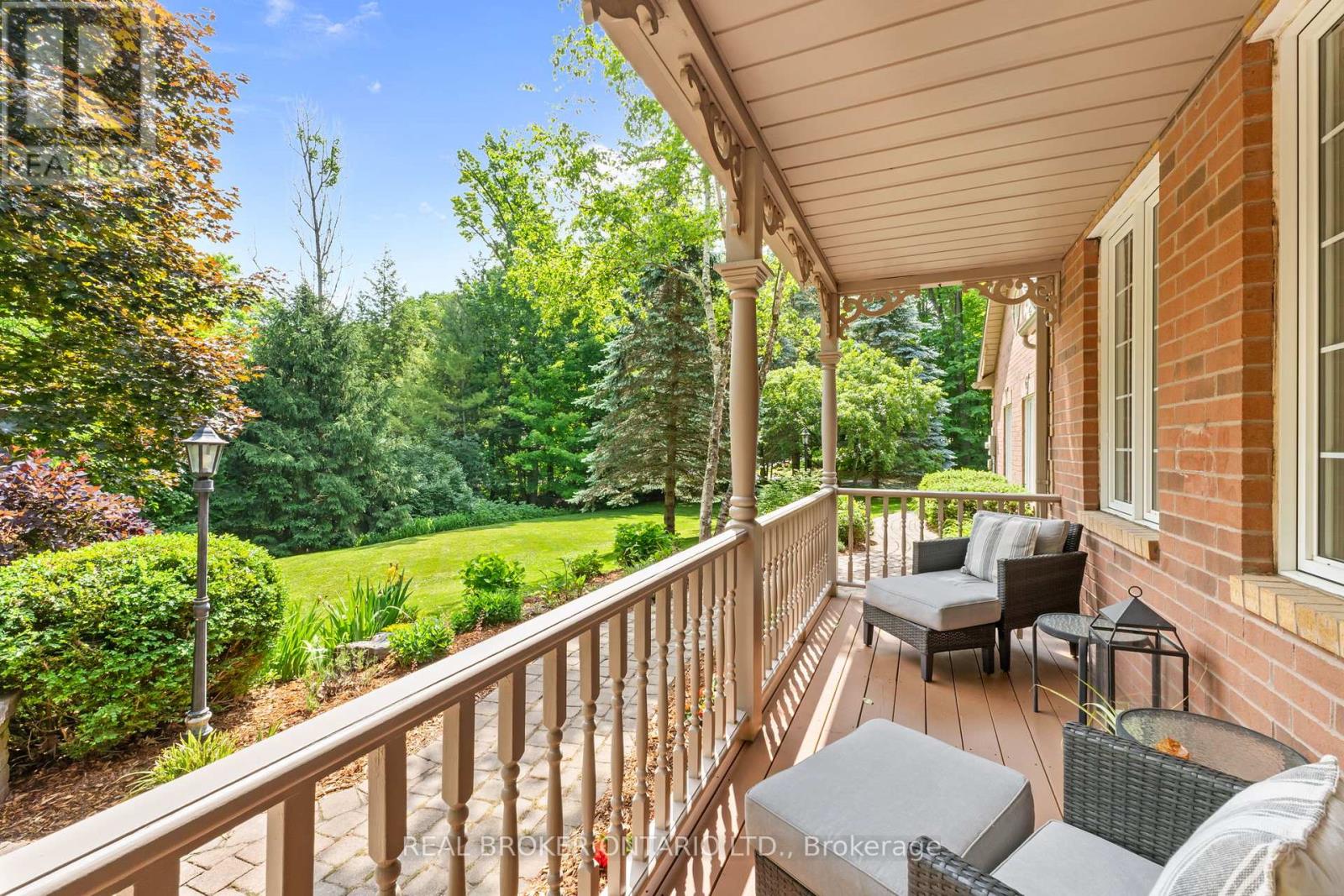 Photo 6 of 8 Oakview Place, Uxbridge ON