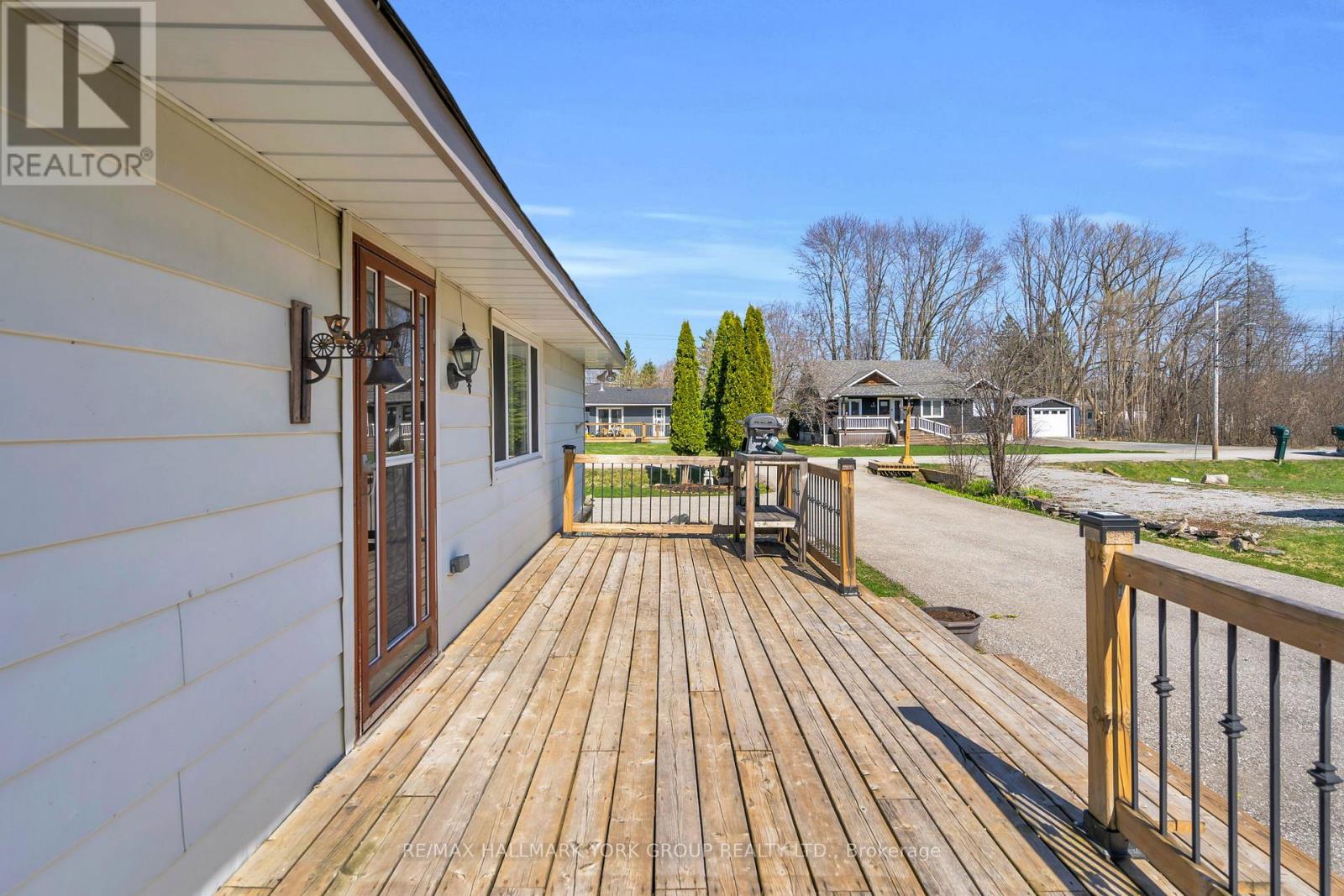 Photo 24 of 122 Sunset Beach Road, Georgina ON