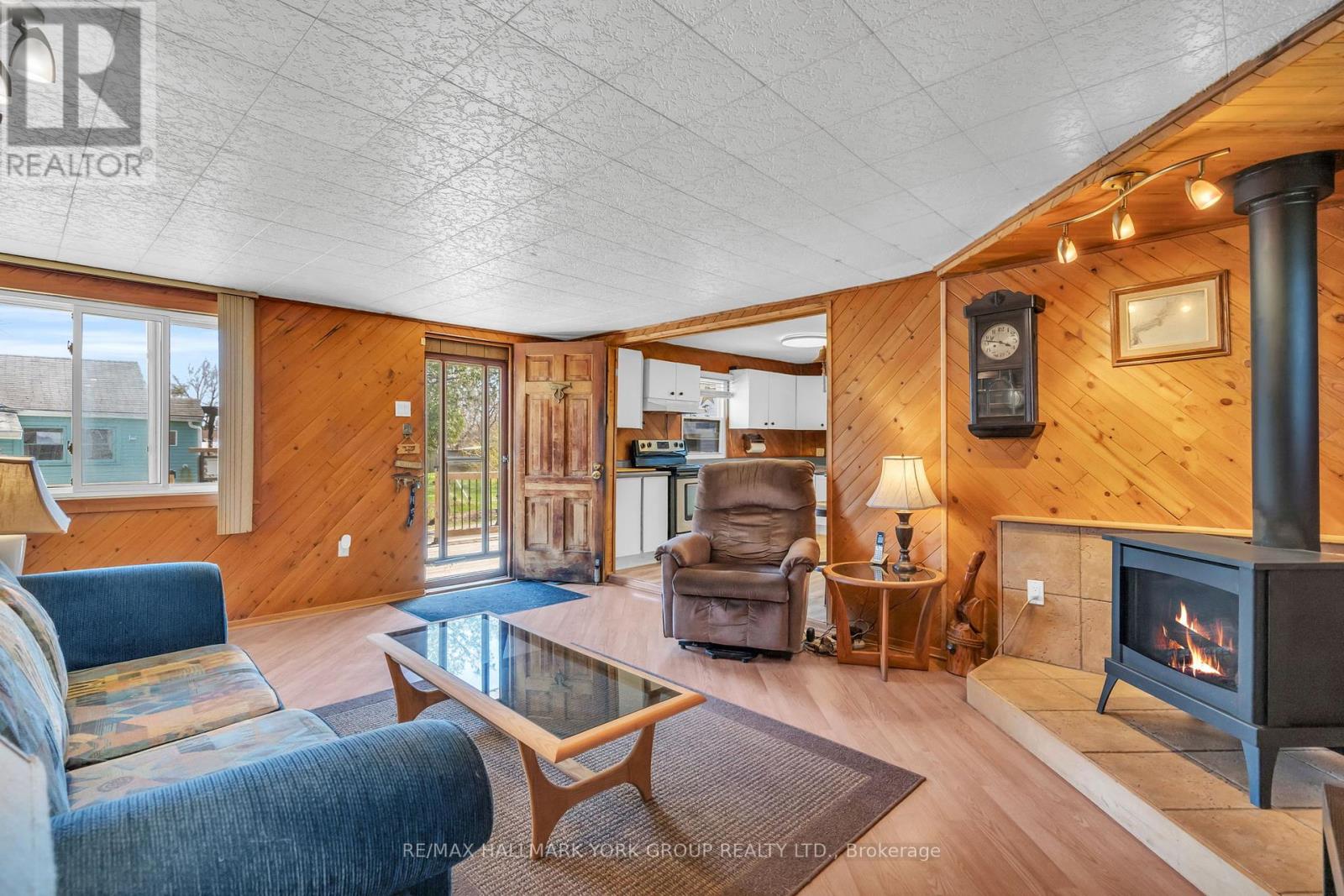 Photo 42 of 122 Sunset Beach Road, Georgina ON