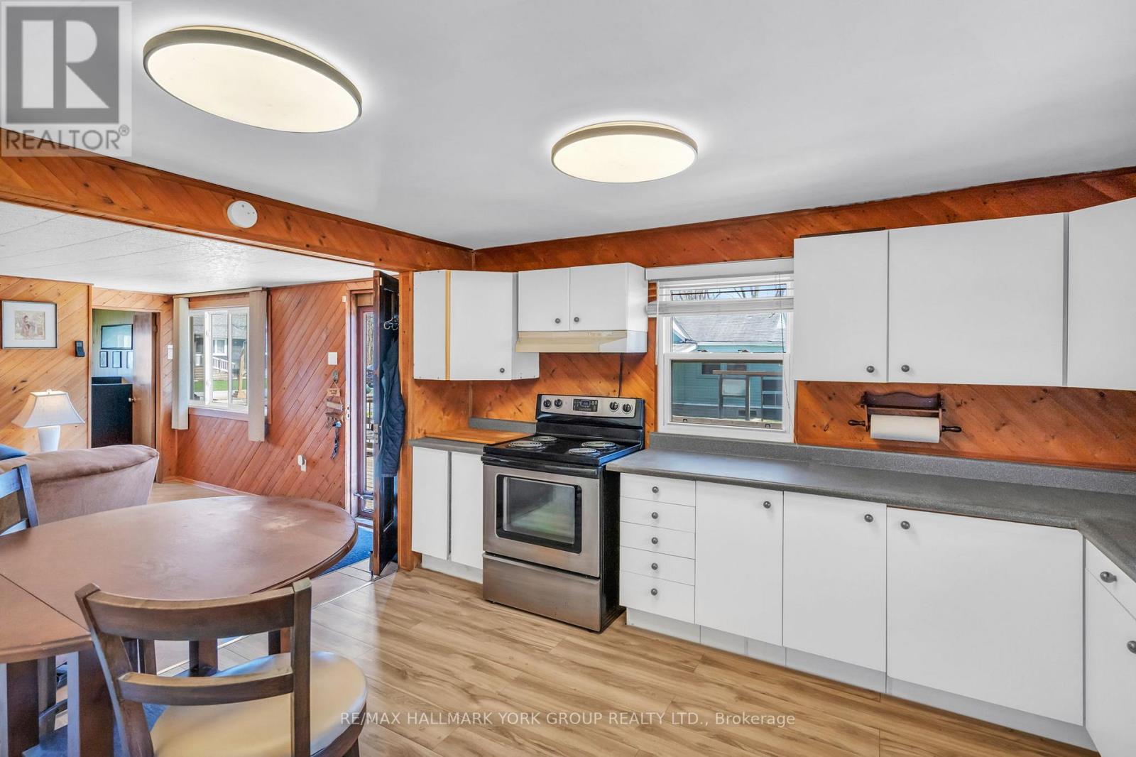 Photo 33 of 122 Sunset Beach Road, Georgina ON