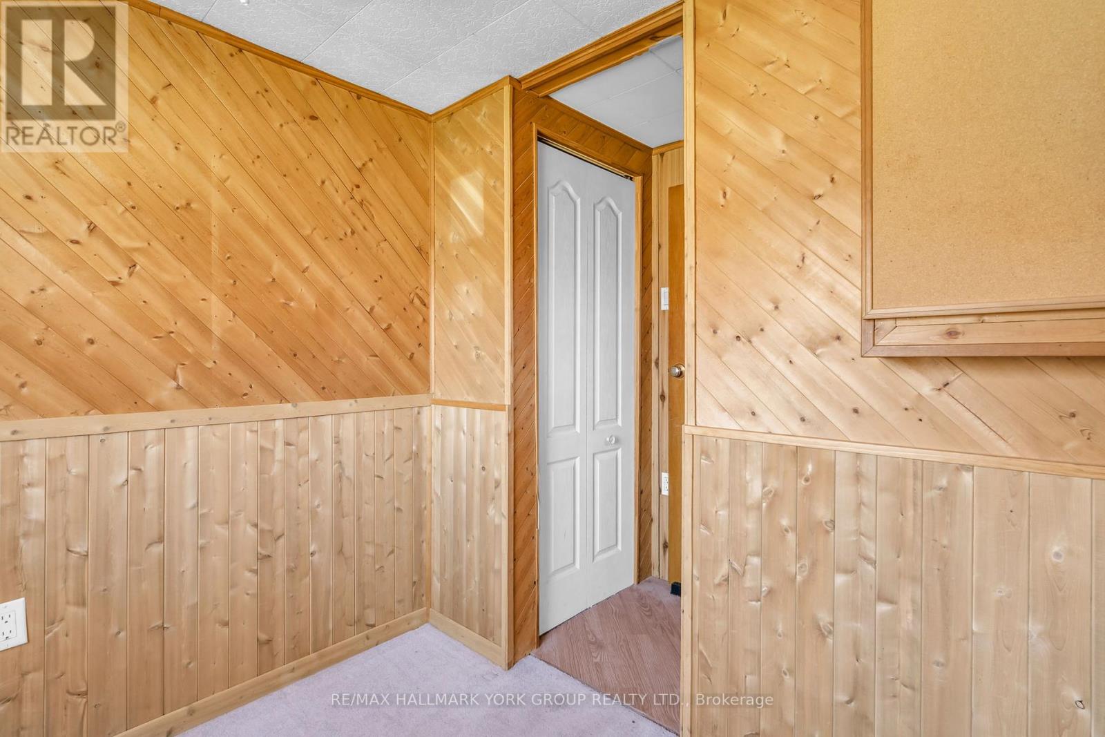 Photo 19 of 122 Sunset Beach Road, Georgina ON